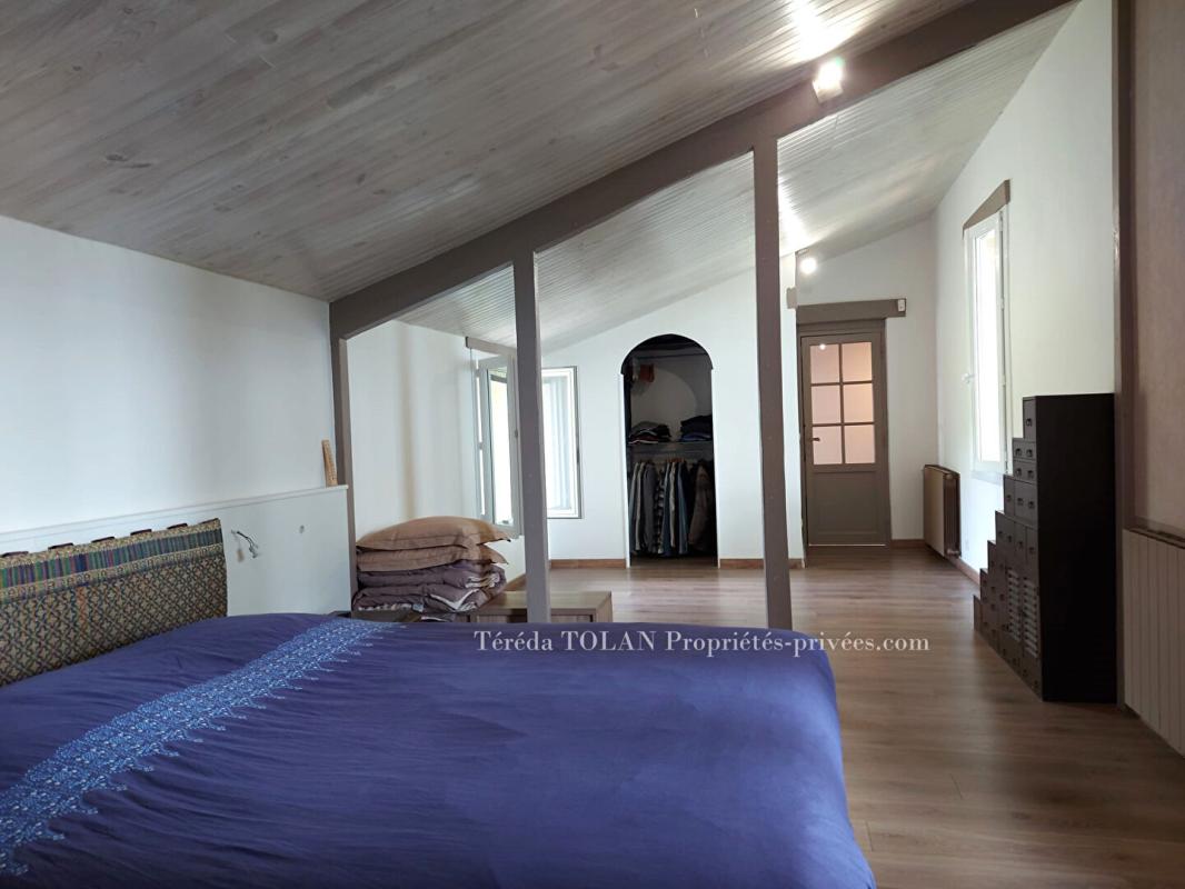 LAYRAC Longère en pierre 5 pièce(s), 3 chambres - 1 bureau- 160 m² - Garages - Piscine -Jardin -Vue 10