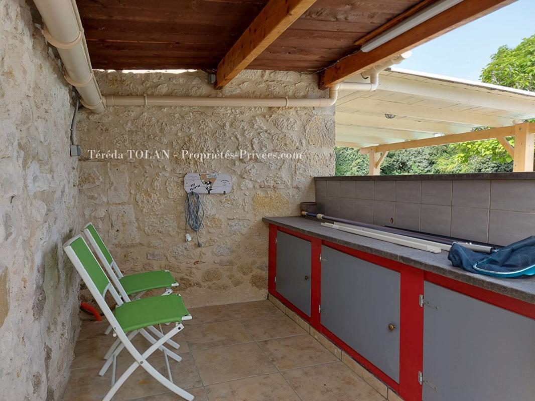LAYRAC Longère en pierre 5 pièce(s), 3 chambres - 1 bureau- 160 m² - Garages - Piscine -Jardin -Vue 12