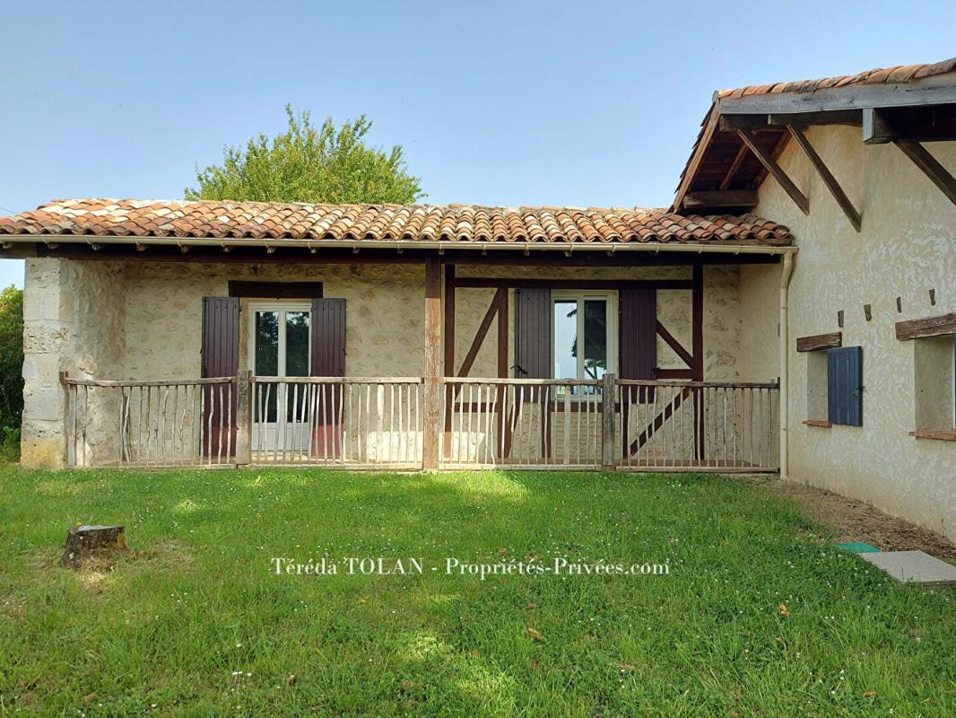 LAYRAC Longère en pierre 5 pièce(s), 3 chambres - 1 bureau- 160 m² - Garages - Piscine -Jardin -Vue 13