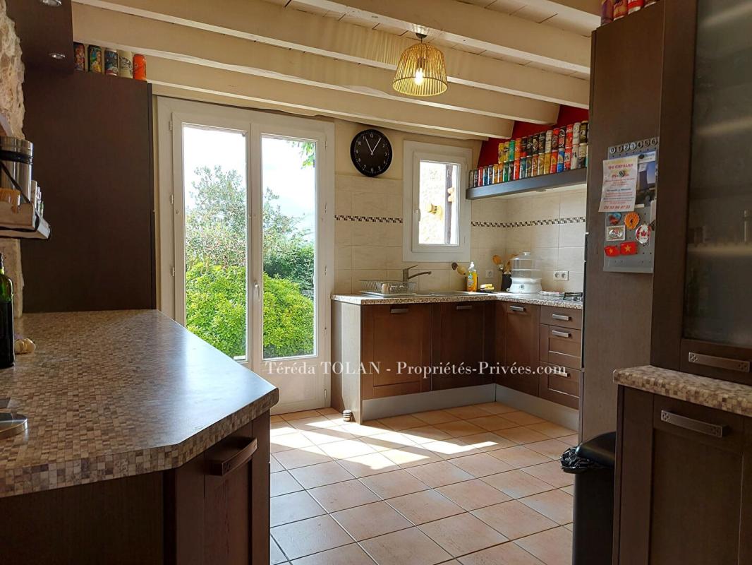 LAYRAC Longère en pierre 5 pièce(s), 3 chambres - 1 bureau- 160 m² - Garages - Piscine -Jardin -Vue 8