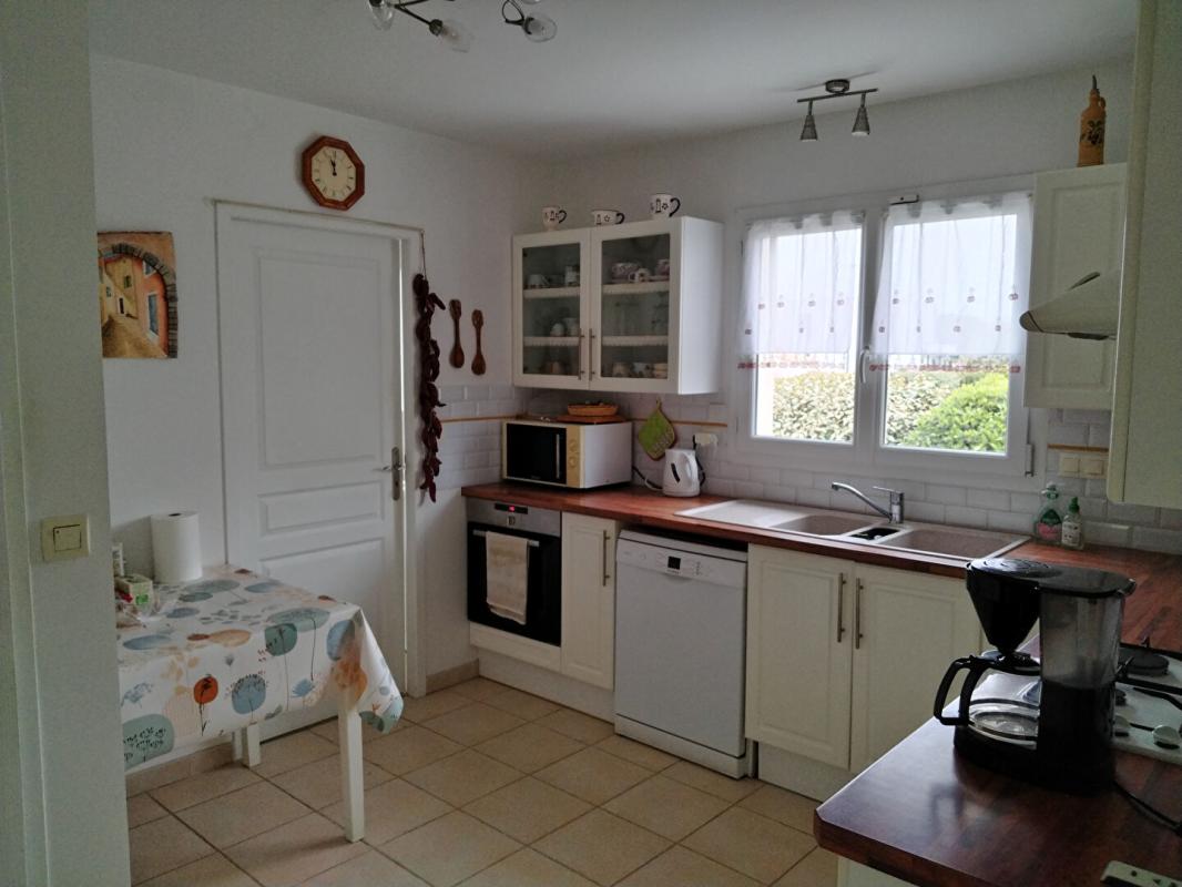 ROYAN Maison à Royan 5 pièces 110 m2 avec jardin et sous sol total 11