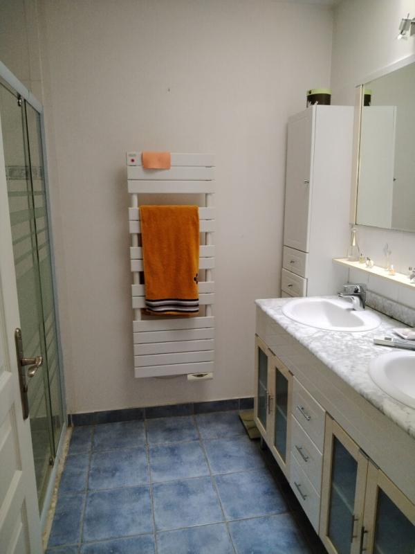 ROYAN Maison à Royan 5 pièces 110 m2 avec jardin et sous sol total 15