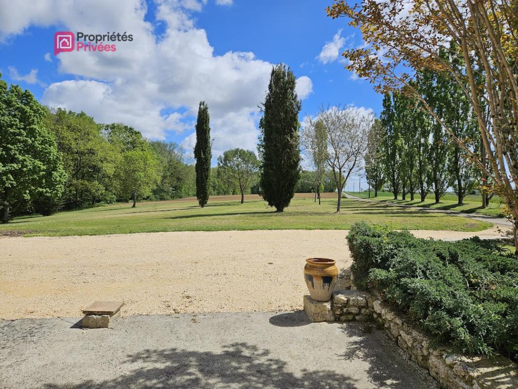 VALENCE Propriété de charme - Maison de maître 245 m², Grange, piscine - 2 ha avec vue dominante 16