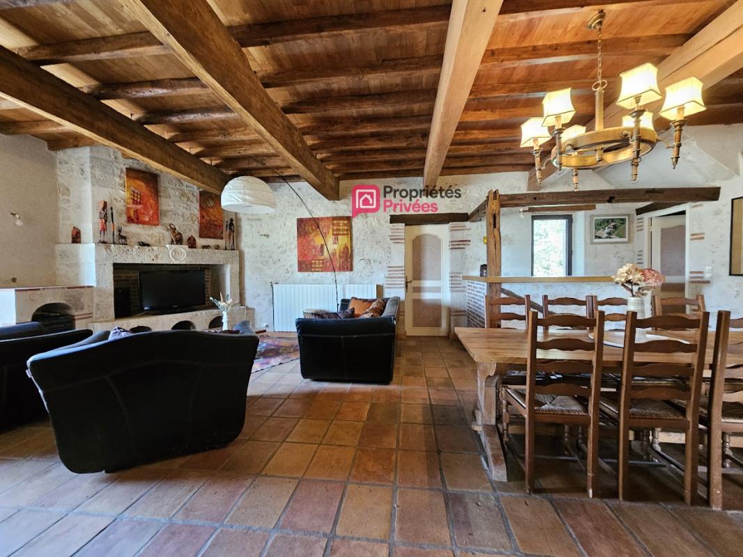 VALENCE Propriété de charme - Maison de maître 245 m², Grange, piscine - 2 ha avec vue dominante 8