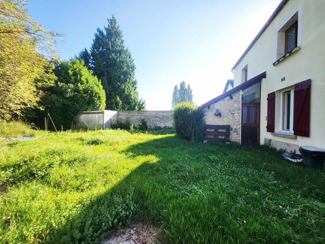 SACLAS Maison en pierre, 6 pièces, jardin et grange 14