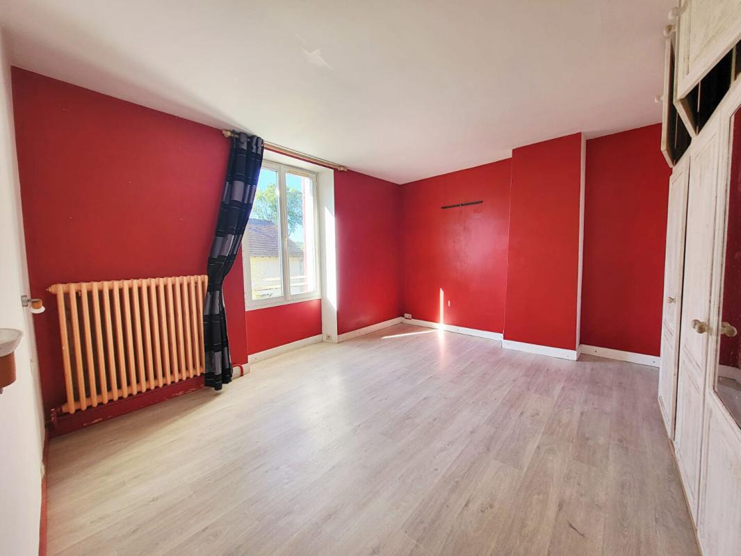 SACLAS Maison en pierre, 6 pièces, jardin et grange 7