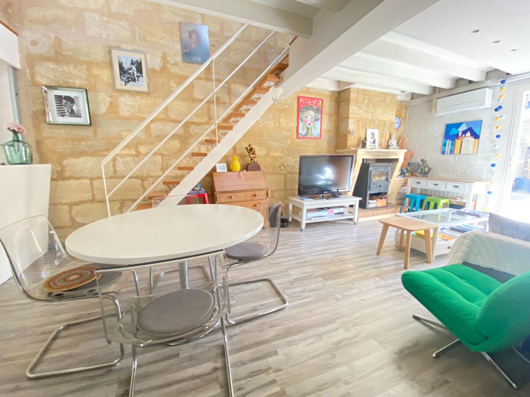 BORDEAUX Grand appartement 2 chambres, 3 possibles, avec grande terrasse, grand entrepôt de 134m² qui peut être utilisé en grand garage et atelier 6