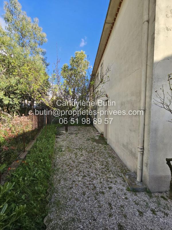 BEZIERS maison de ville avec extérieur et garage 15