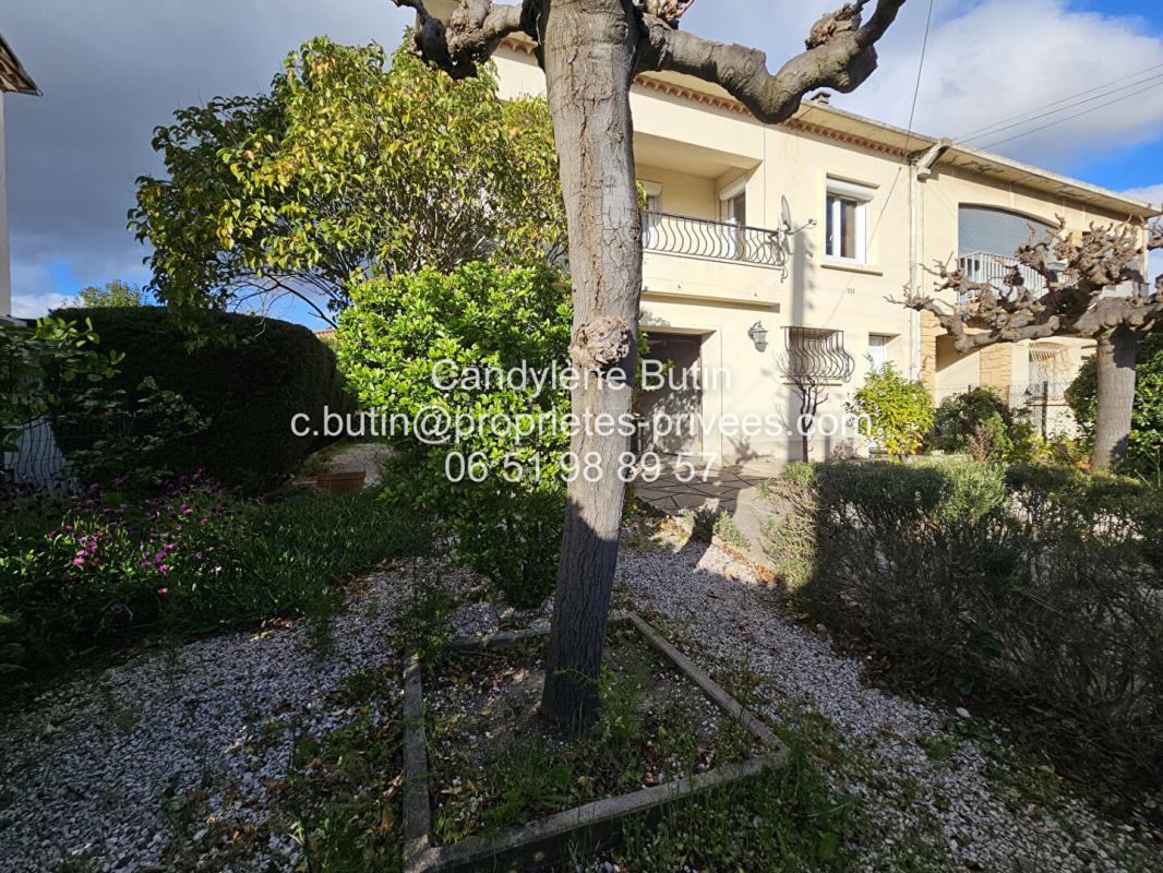 BEZIERS maison de ville avec extérieur et garage 16