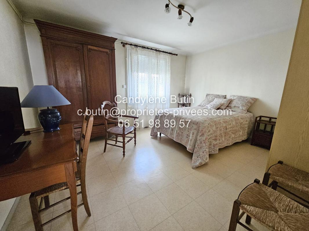 BEZIERS maison de ville avec extérieur et garage 6