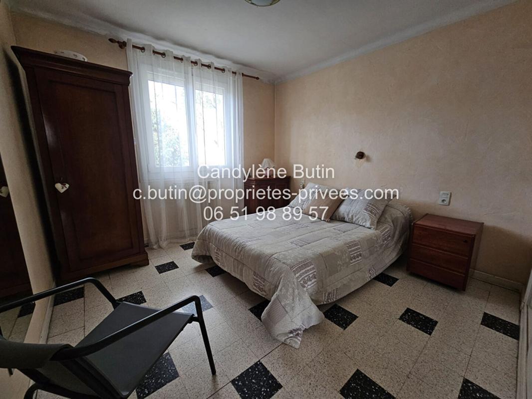 BEZIERS maison de ville avec extérieur et garage 8