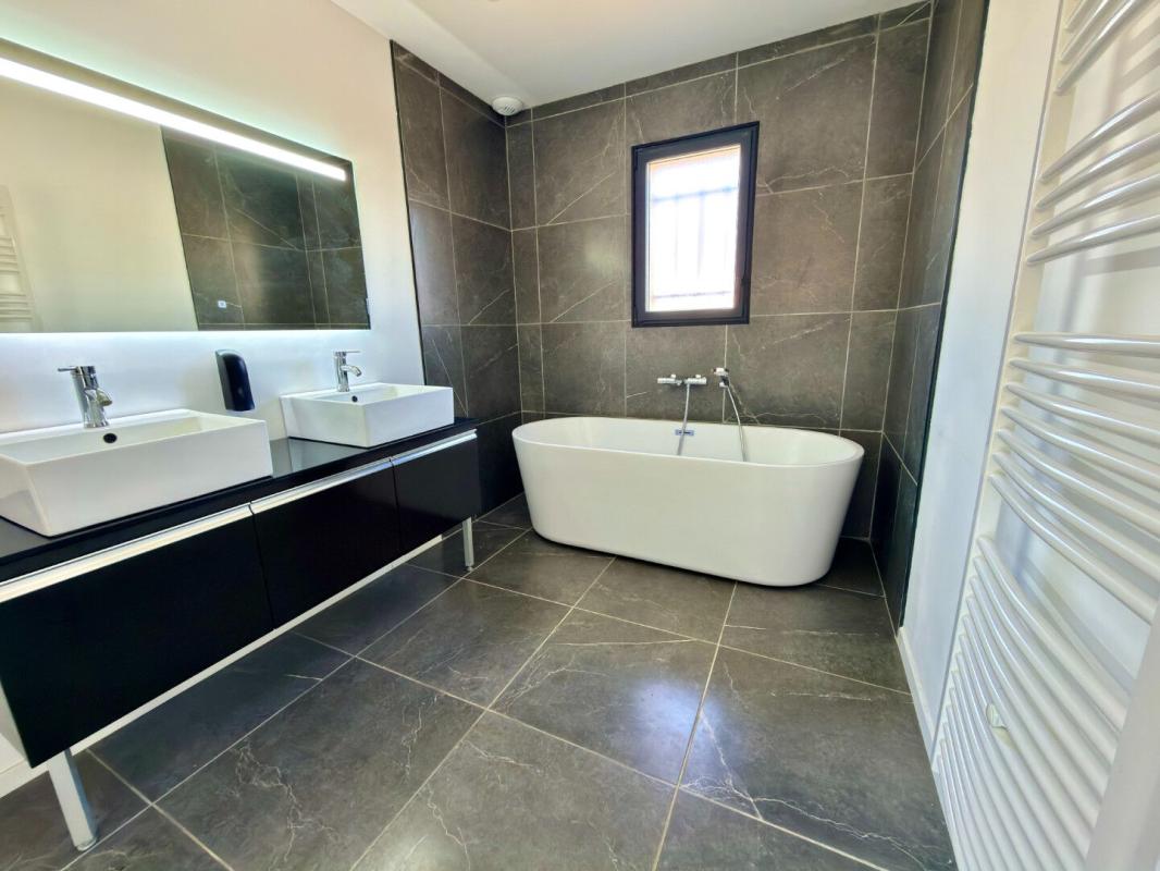 ARCAMBAL Maison 4 pièces récente de plain-pied, proche Cahors 14