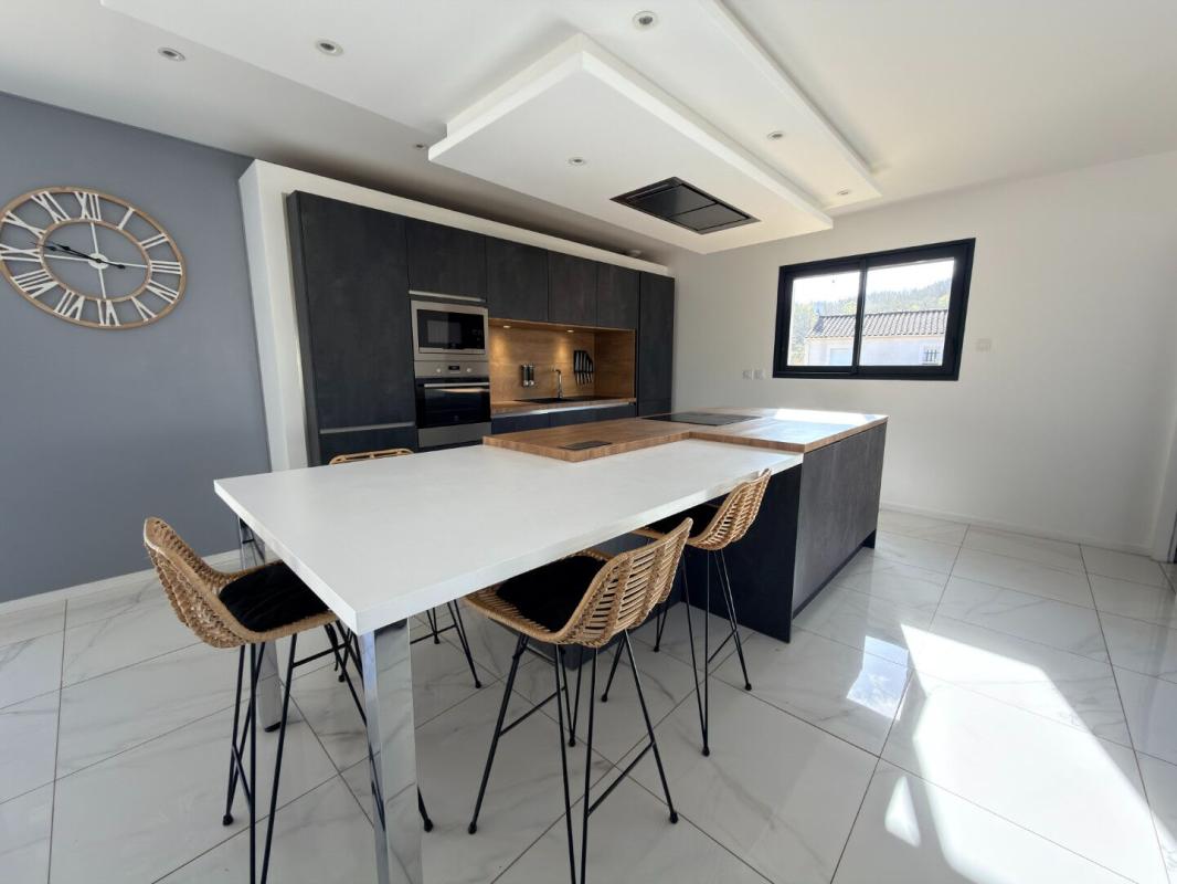 ARCAMBAL Maison 4 pièces récente de plain-pied, proche Cahors 7