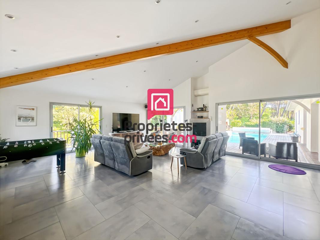 BAZAS Maison de 200m² avec 4 chambres et piscine 7