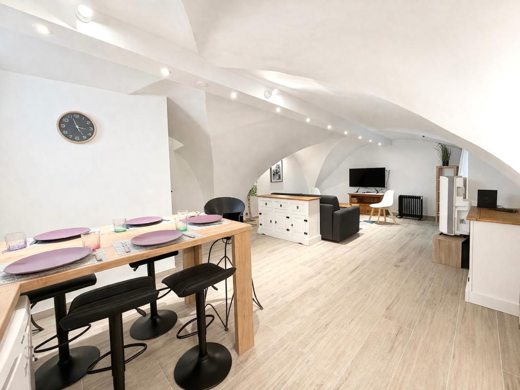LE CANNET Appartement rénové Le Cannet limite Cannes 2 pièces 57 m2 duplex 1