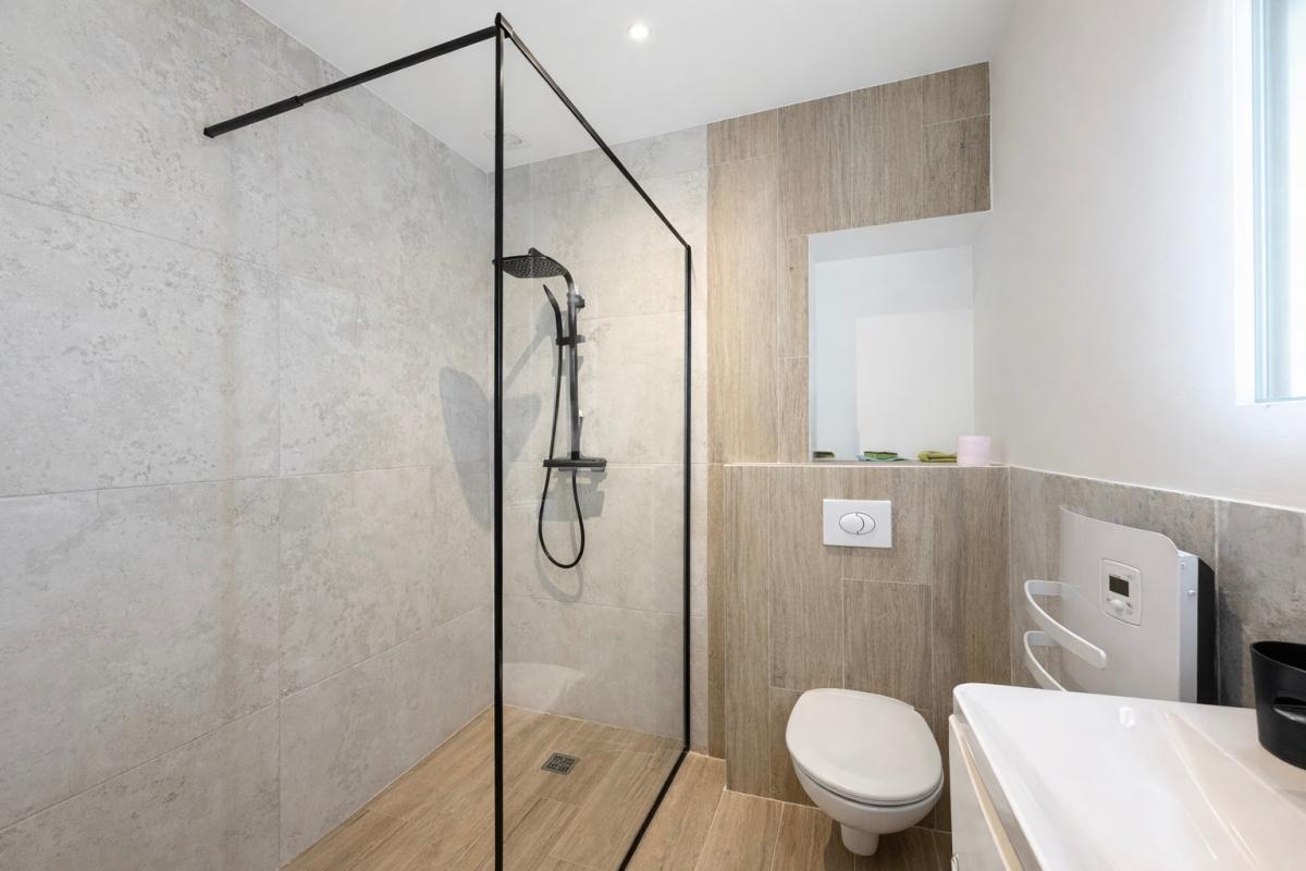 LE CANNET Appartement rénové Le Cannet limite Cannes 2 pièces 57 m2 duplex 10