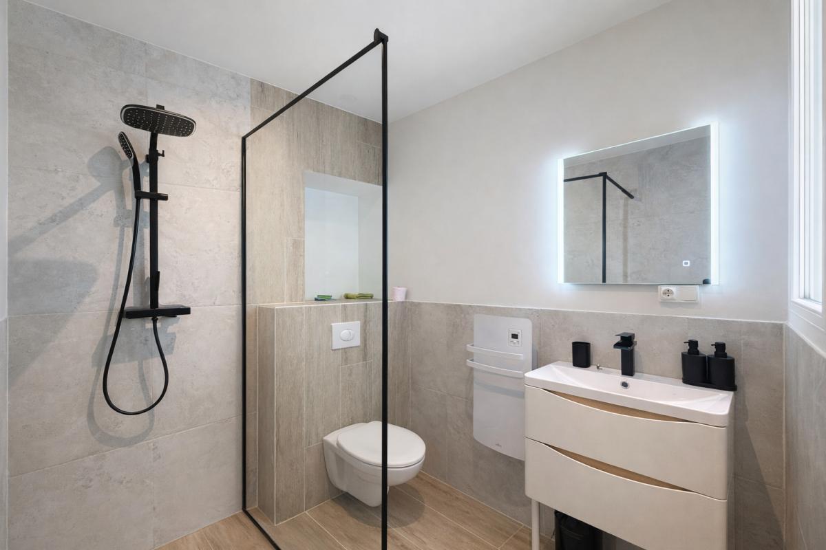 LE CANNET Appartement rénové Le Cannet limite Cannes 2 pièces 57 m2 duplex 11