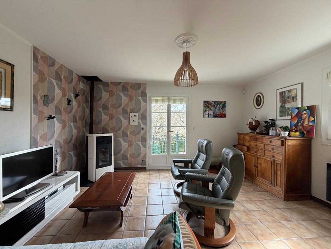 CHEVIGNY-SAINT-SAUVEUR CHEVIGNY SAINT SAUVEUR - Maison  de 151 m² 2