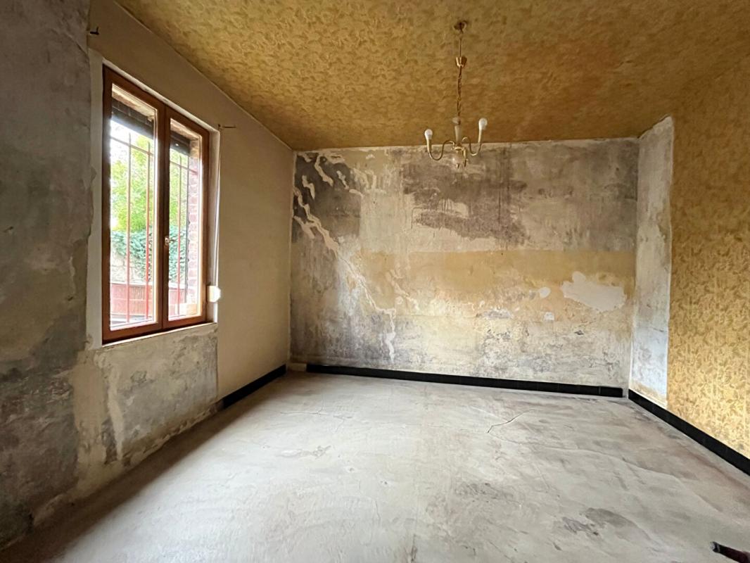 NOYON Maison Noyon 3 pièce(s) 61 m2 + 25 m² Véranda  et Terrain arboré 10