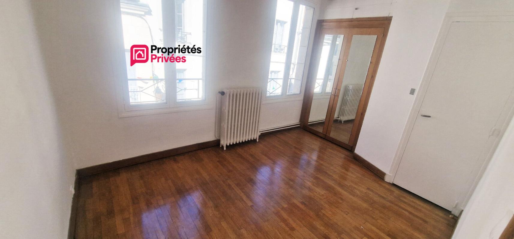 SAINT-AIGNAN Immeuble de 94 m² avec commerce et logement 3 pièces et 2 chambres 10