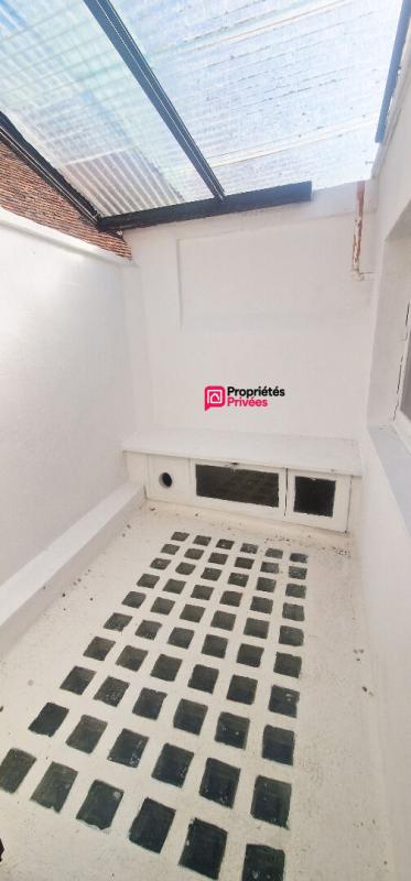 SAINT-AIGNAN Immeuble de 94 m² avec commerce et logement 3 pièces et 2 chambres 12