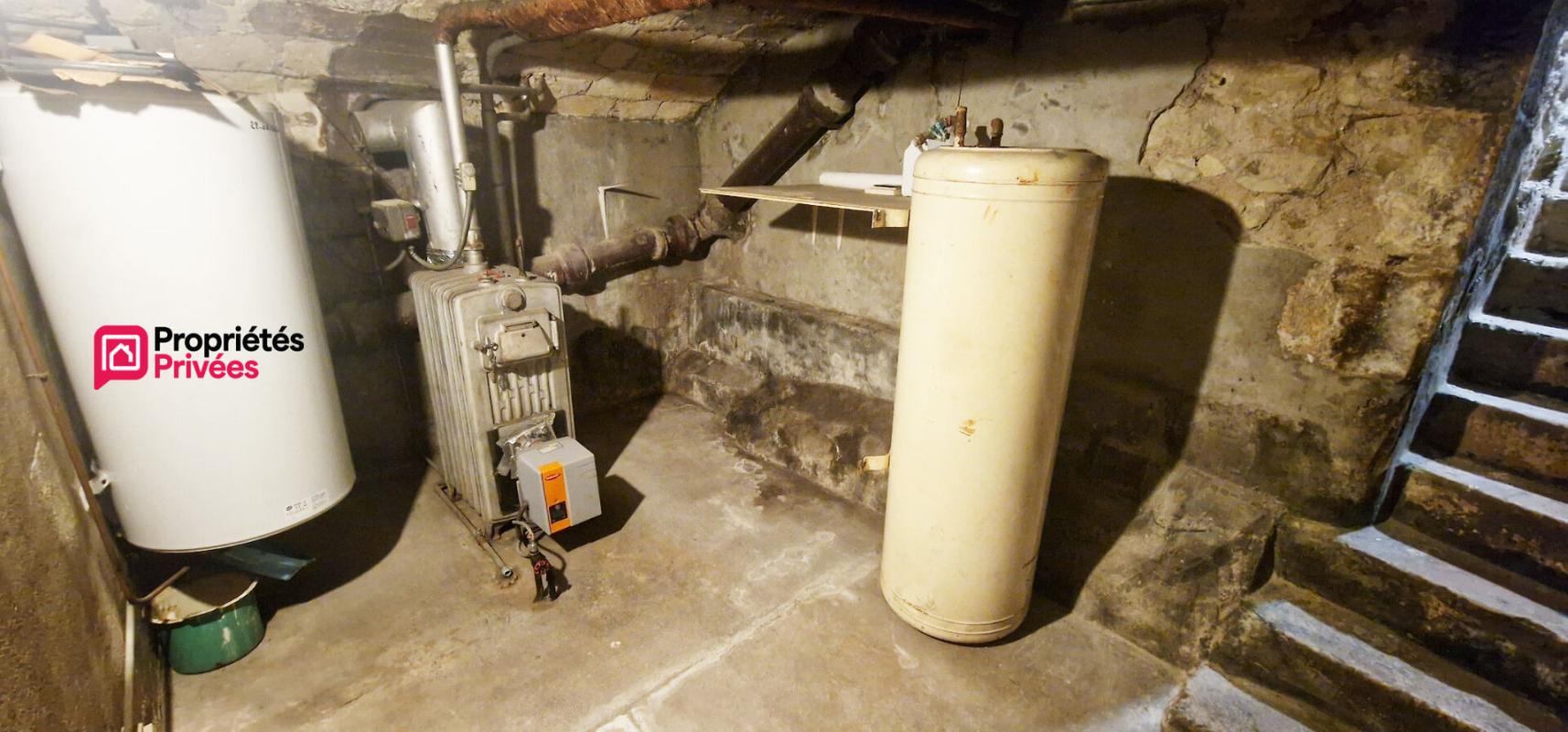 SAINT-AIGNAN Immeuble de 94 m² avec commerce et logement 3 pièces et 2 chambres 15