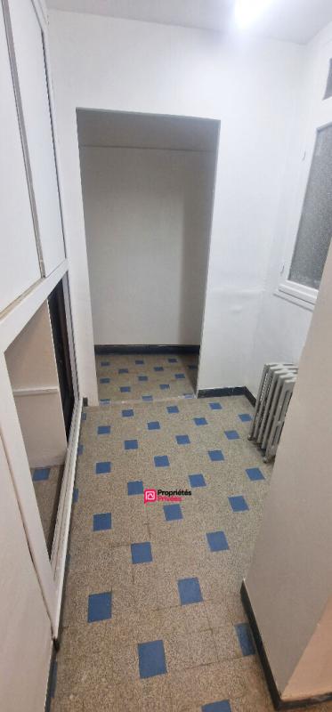 SAINT-AIGNAN Immeuble de 94 m² avec commerce et logement 3 pièces et 2 chambres 4