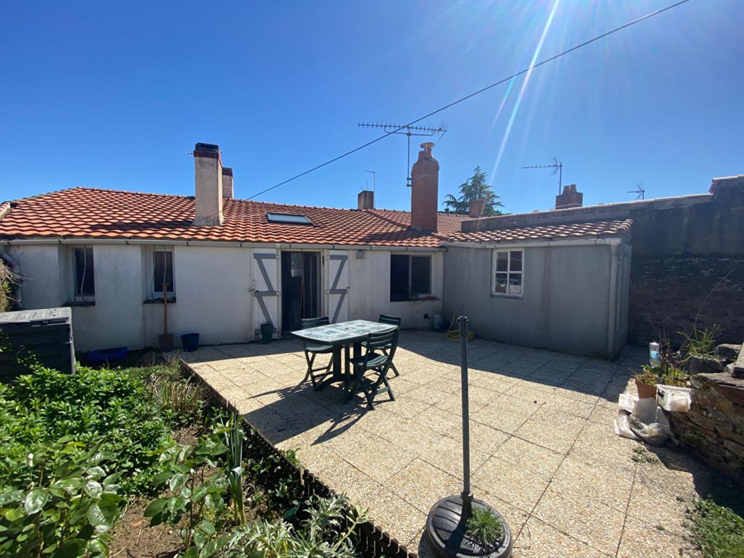 SAINTE-PAZANNE MAISON PLAIN PIED - 2 CHAMBRES - 44680 SAINTE PAZANNE BUDGET 208 000  HAI 1