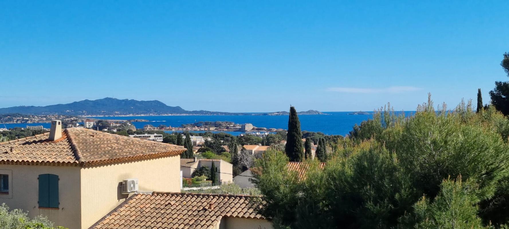BANDOL DUPLEX INVERSE CONTEMPORAIN AVEC VUE MER PANORAMIQUE 1
