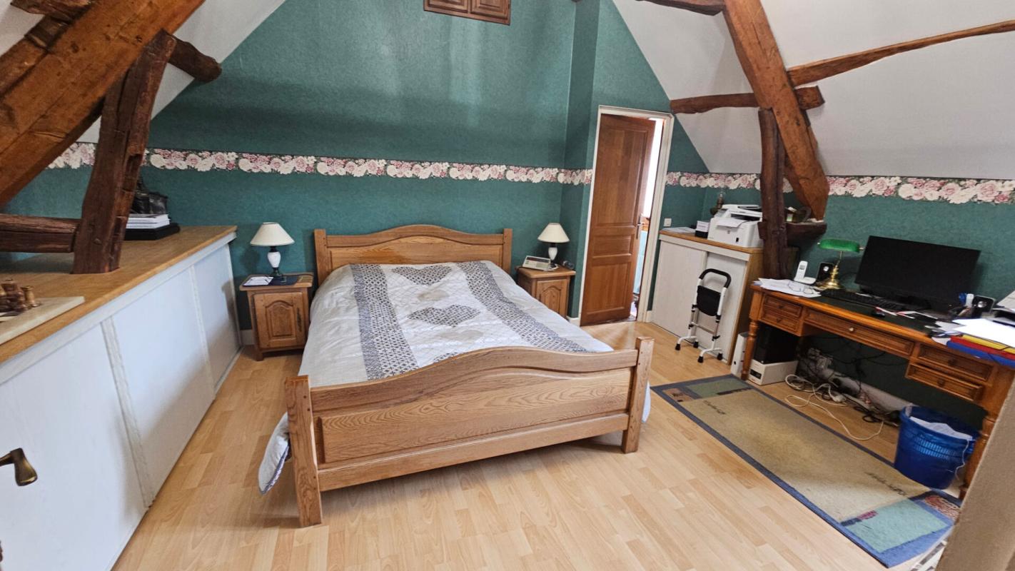 HOUDAN Houdan 12 mn / Maison de charme en parfait état de 147 m2 habitable 12