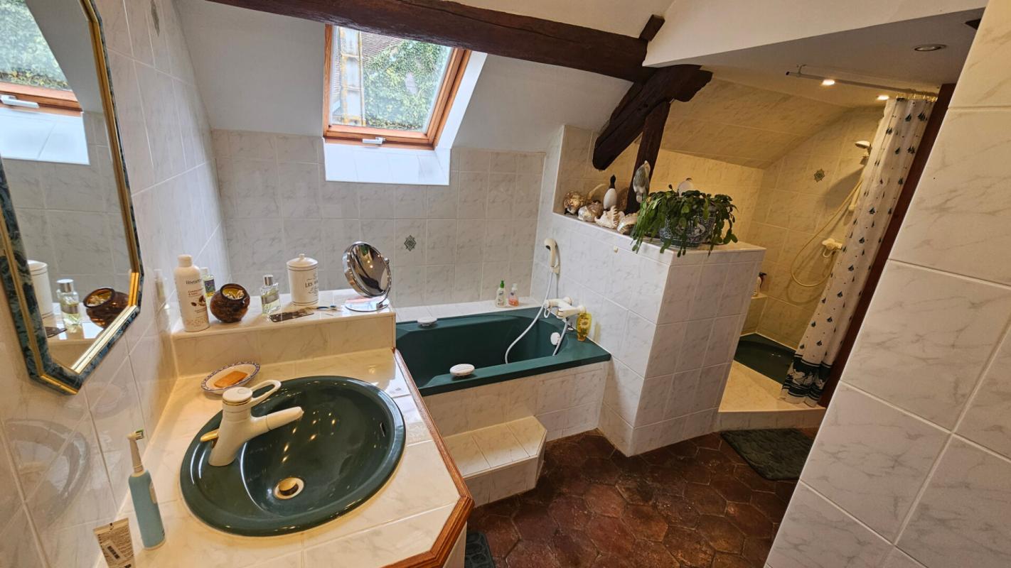 HOUDAN Houdan 12 mn / Maison de charme en parfait état de 147 m2 habitable 14