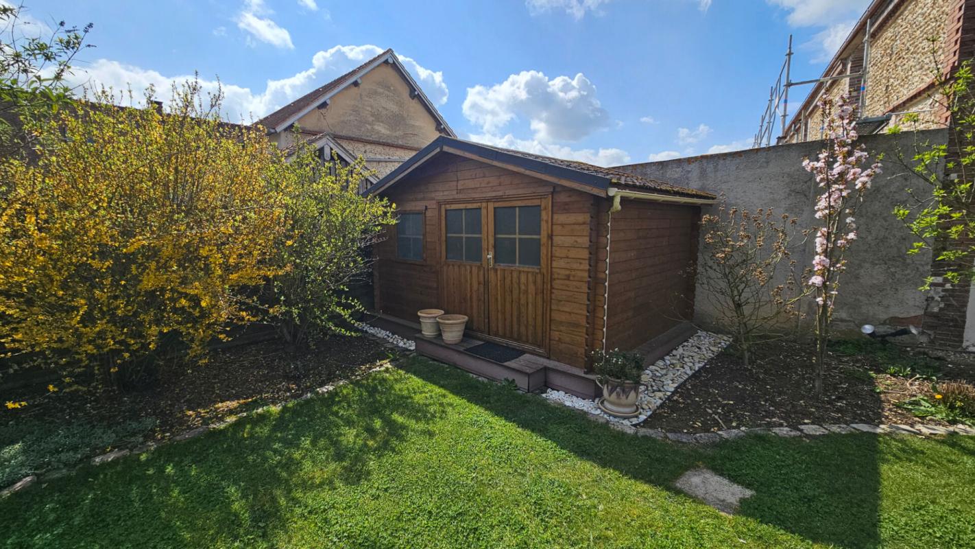 HOUDAN Houdan 12 mn / Maison de charme en parfait état de 147 m2 habitable 18