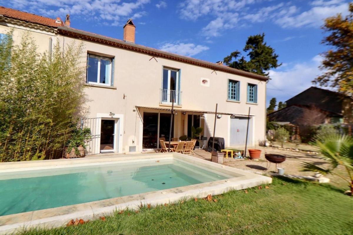 CABANNES Mas rénové en campagne 200m² habitables avec jardin, piscine et garage 1