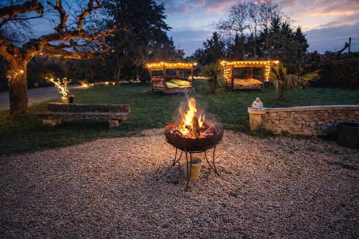 CABANNES Mas rénové en campagne 200m² habitables avec jardin, piscine et garage 13