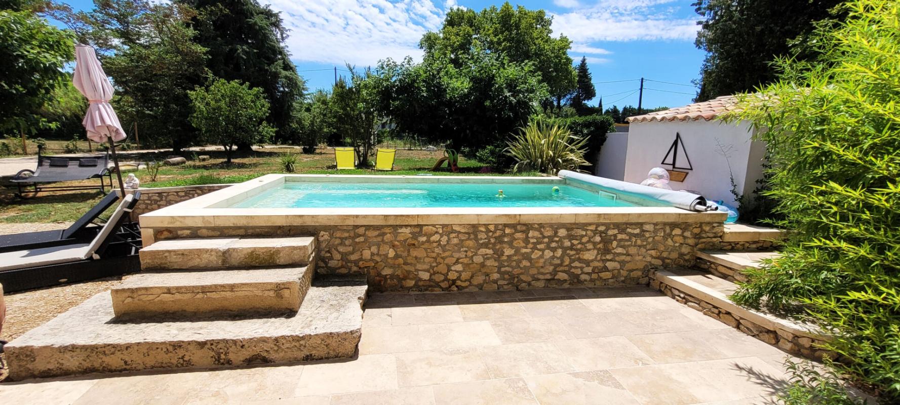 CABANNES Mas rénové en campagne 200m² habitables avec jardin, piscine et garage 14