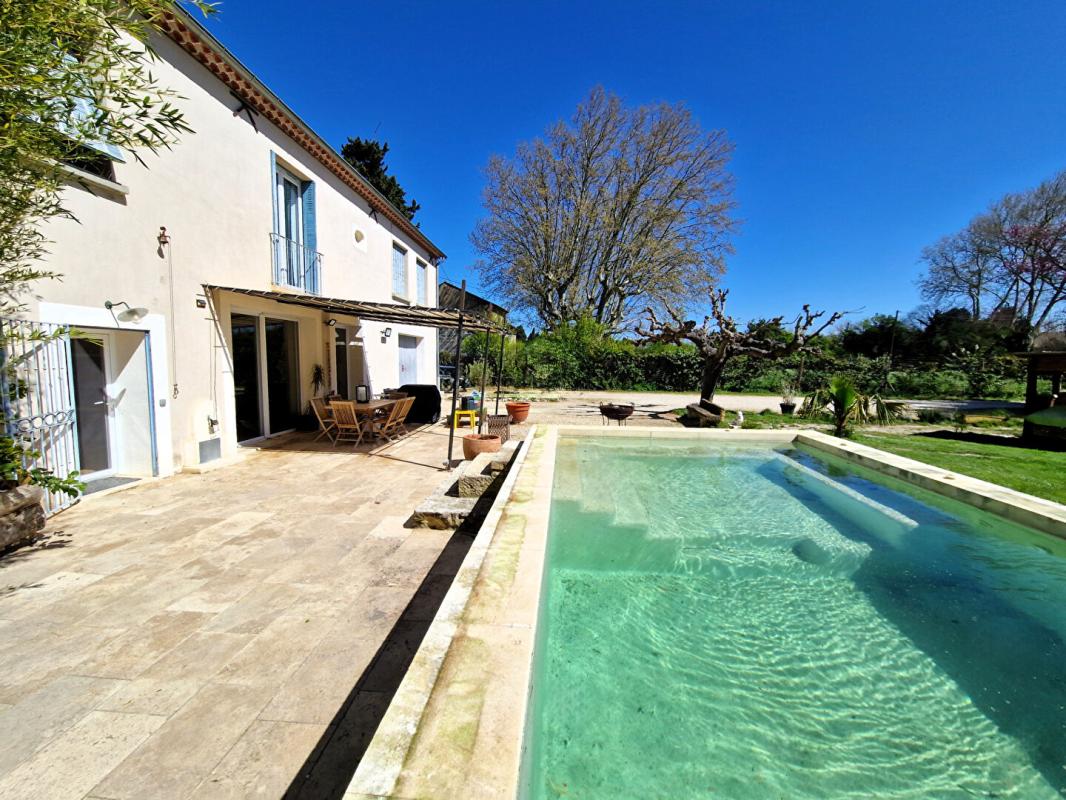 CABANNES Mas rénové en campagne 200m² habitables avec jardin, piscine et garage 2