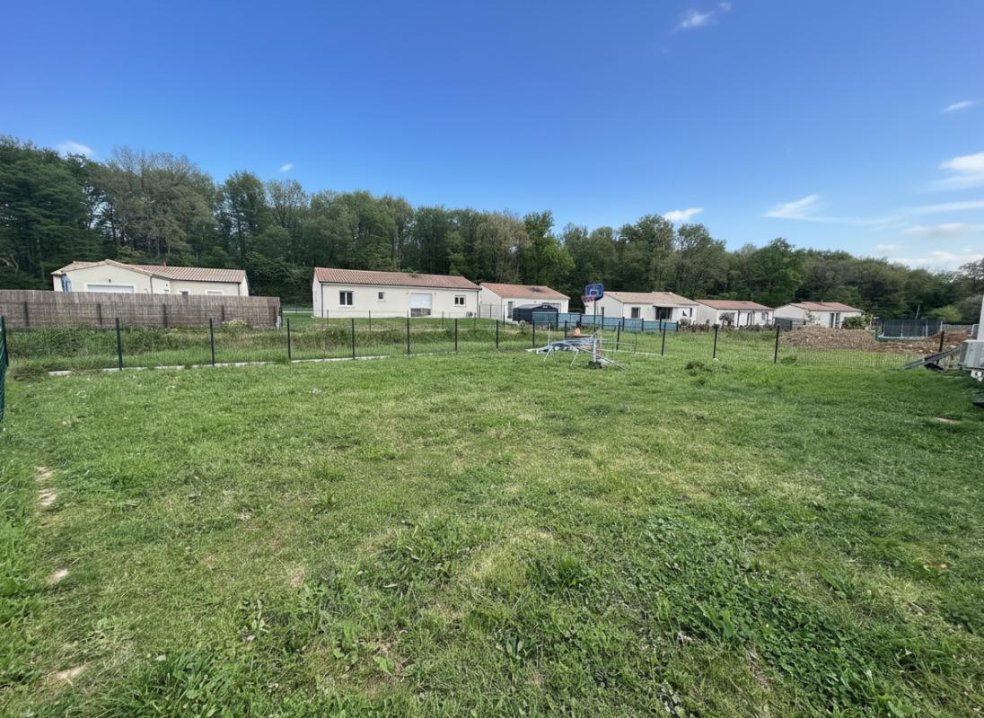 SAINT-JULIEN-L'ARS ST JULIEN L'ARS - PLAIN-PIED RÉCENT 2024 ? LUMIÈRE, CONFORT & VIE TOUT SIMPLEMENT IDÉALE 13