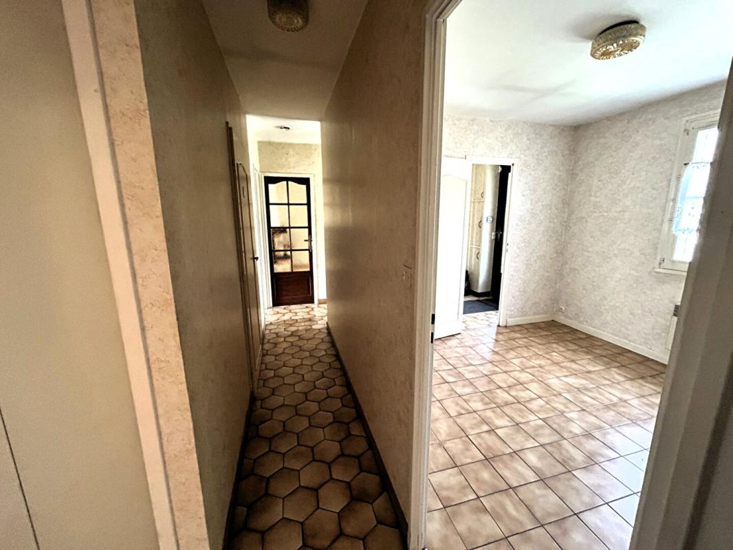 MARINES MARINES MEME. PAVILLON INDIVIDUEL DE PLAIN-PIED DE 82 M² PLUS UNE VERANDA DE 24.5 M² SUR UN TERRAIN DE500 M² 11