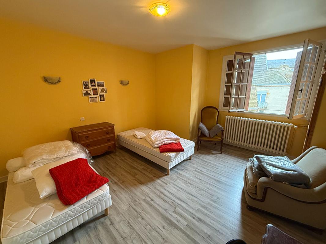 BOURBON-L'ARCHAMBAULT Immeuble Bourbon L Archambault 10 pièce(s) 2