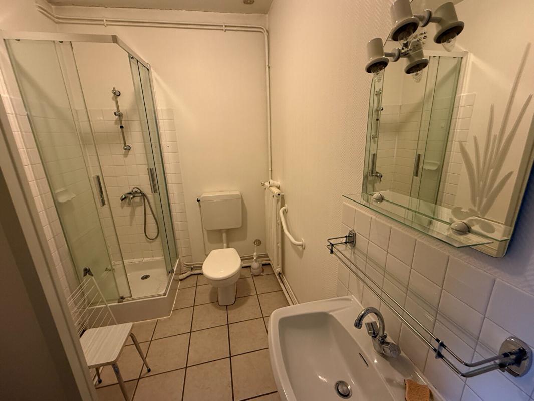 BOURBON-L'ARCHAMBAULT Immeuble Bourbon L Archambault 10 pièce(s) 4