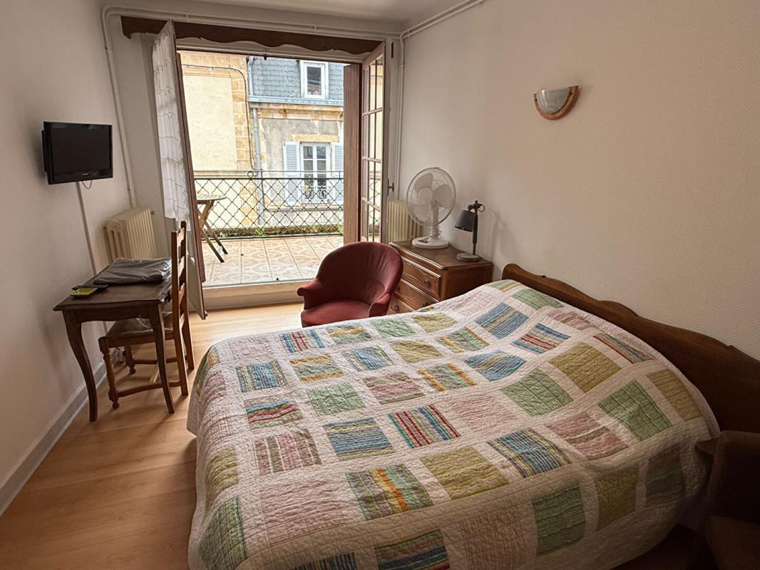 BOURBON-L'ARCHAMBAULT Immeuble Bourbon L Archambault 10 pièce(s) 5