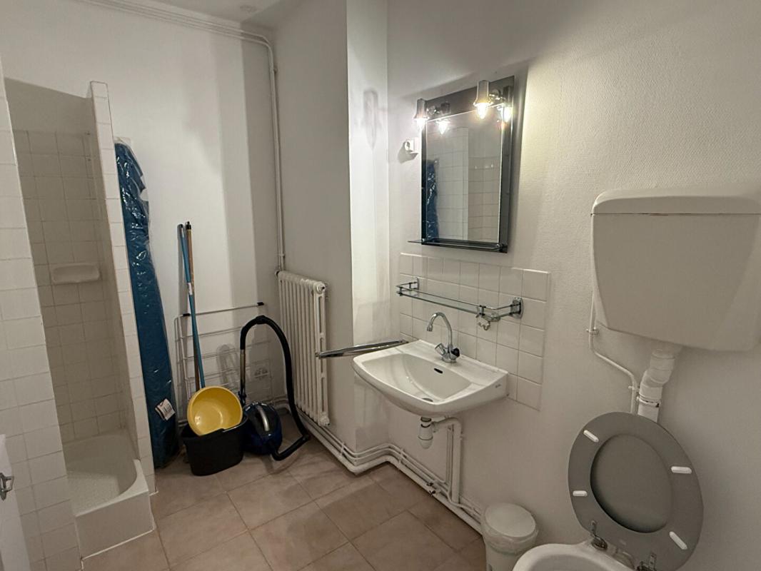 BOURBON-L'ARCHAMBAULT Immeuble Bourbon L Archambault 10 pièce(s) 6