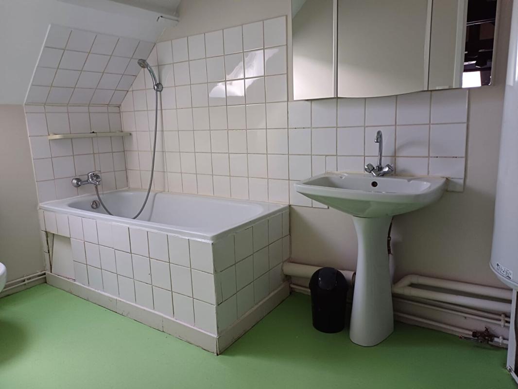 NOYON APPARTEMENT T2 5