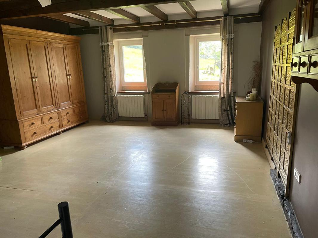 SAINT-BONNET-ELVERT Maison Saint Bonnet Elvert 11 pièce(s) 384 m2 11