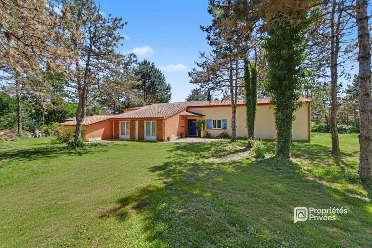 BESSENS Maison Bessens T6 avec piscine sur une parcelle de 5666 m2 3