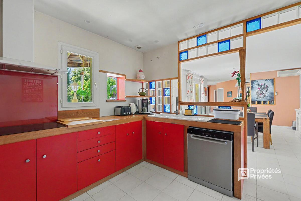 BESSENS Maison Bessens T6 avec piscine sur une parcelle de 5666 m2 7