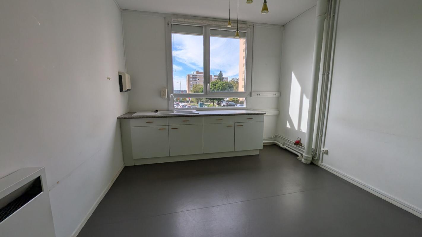 LIMOGES LIMOGES OUEST prox CHU - APT T4 Limoges prox CHU - 93m² AVEC CAVE ET PARKING 13