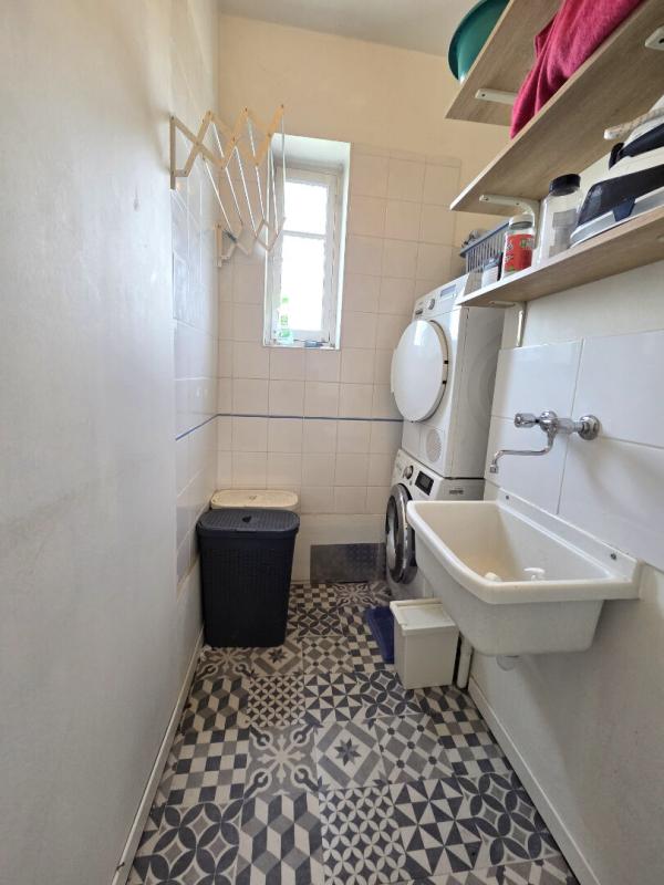 TASSIN-LA-DEMI-LUNE Maison Tassin La Demi Lune 7 pièce(s) 169 m2 11