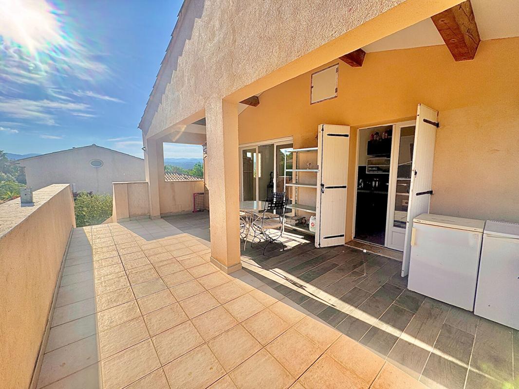 COGOLIN En exclusivité Maison avec piscine à vendre + T2 + studio à Cogolin 13