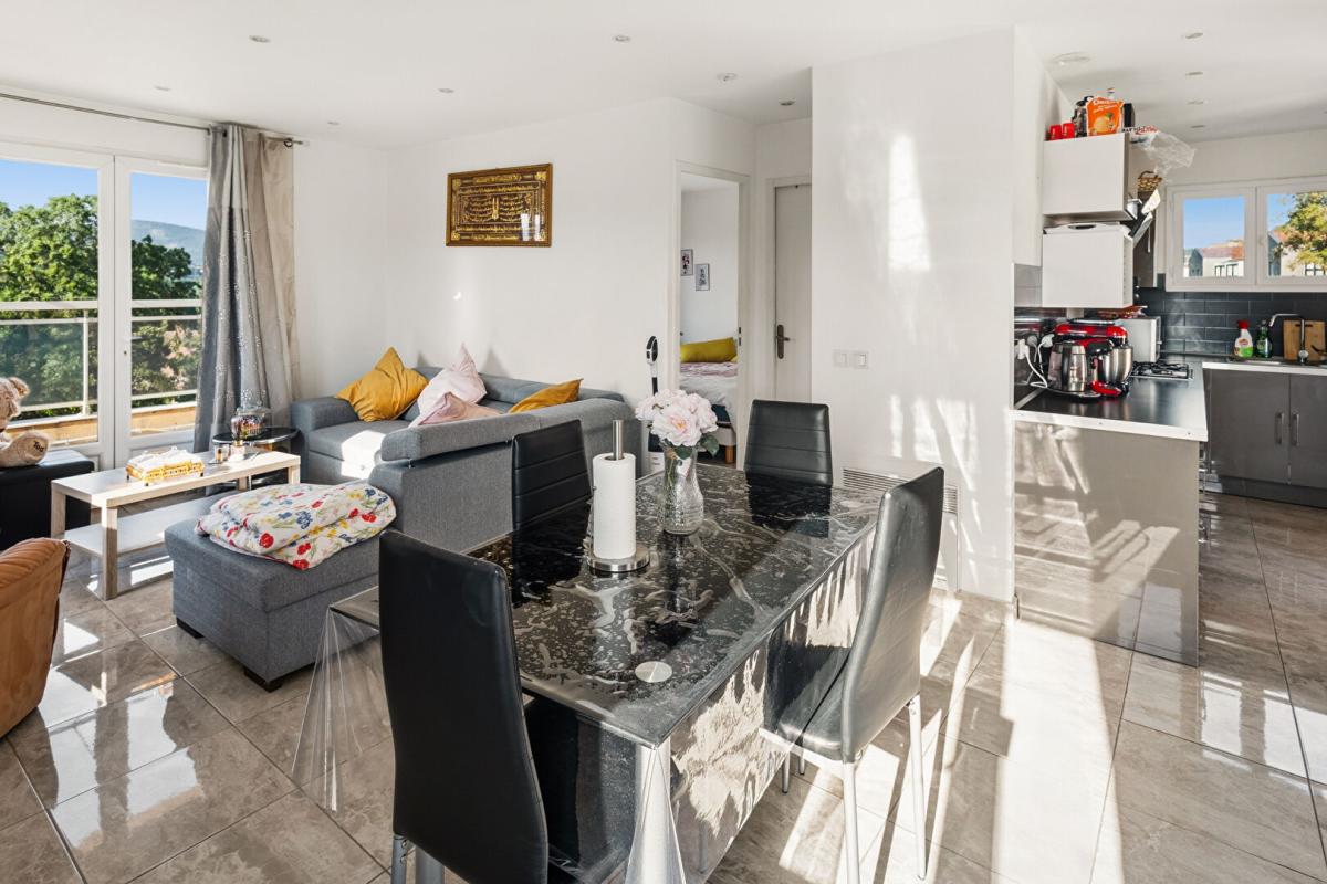 COGOLIN En exclusivité Maison avec piscine à vendre + T2 + studio à Cogolin 14